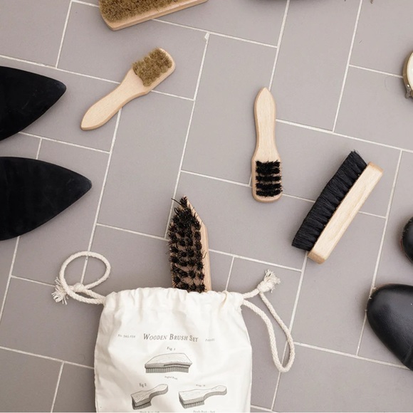 Kikkerland shoe cleaner brush set-5 beechwood handle & natural hair brush-NIB - Picture 3 of 13